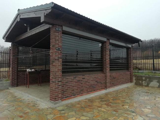 Прозорі ролети для бесідок з полікарбонату фото